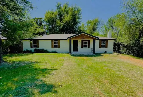 2725 N Outpost Dr, Oklahoma City, OK 73141