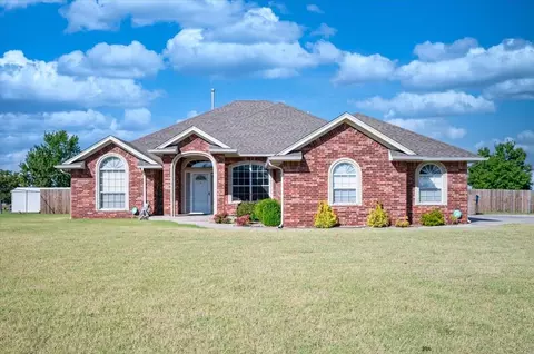 809 Grandview Rd, Tuttle, OK 73089