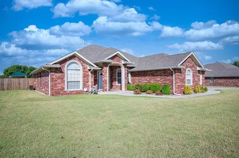 809 Grandview Rd, Tuttle, OK 73089 photo 2