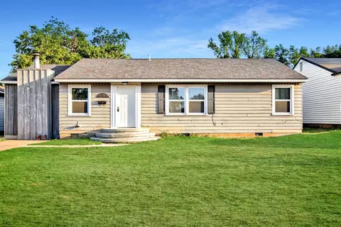 2702 W Oklahoma Ave, Enid, OK 73703