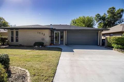 1702 Canterbury St, Norman, OK 73069