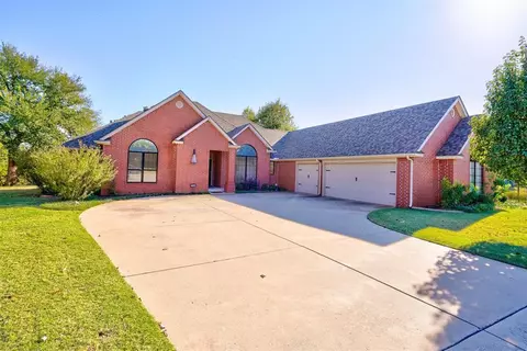 12004 NW Rosemeade Ct, Oklahoma City, OK 73162