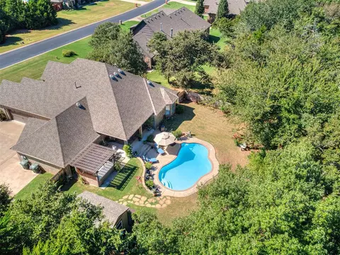 7072 Cedar Lake Dr, Edmond, OK 73034