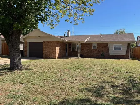 828 Fontana Ln, Del City, OK 73115