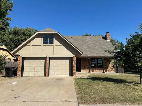 1112 S English Dr, Moore, OK 73160