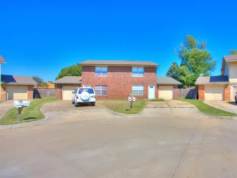 3208 Lois Arline Cir, Moore, OK 73160