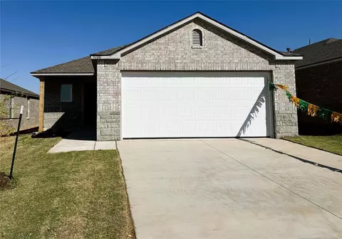 9700 Stallion Dr, Yukon, OK 73099