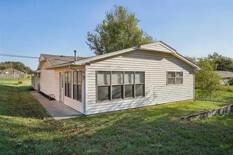 808 E Walnut St, Tecumseh, OK 74873 photo 18