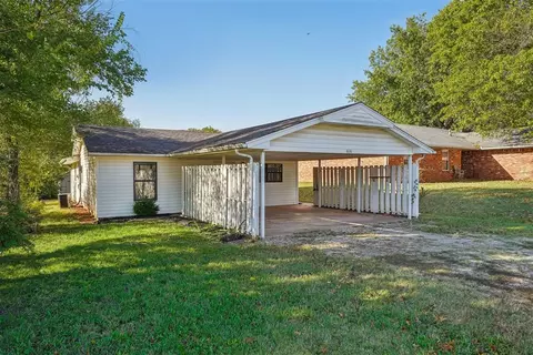 808 E Walnut St, Tecumseh, OK 74873 photo 2