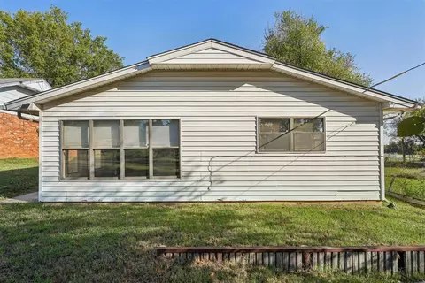 808 E Walnut St, Tecumseh, OK 74873 photo 19