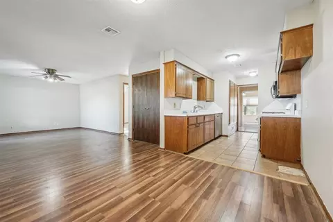 808 E Walnut St, Tecumseh, OK 74873 photo 6