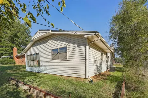 808 E Walnut St, Tecumseh, OK 74873 photo 20