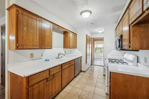 808 E Walnut St, Tecumseh, OK 74873 photo 8