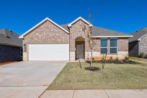 9009 NW 149th St, Yukon, OK 73099