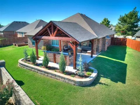 10512 Cheshire Ave, Yukon, OK 73099
