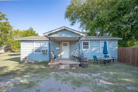 609 SW 6th St, Lindsay, OK 73052