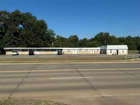 1014 N Broadway St, Tecumseh, OK 74873