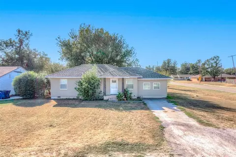 321 N Elm St, Crescent, OK 73028 photo 2