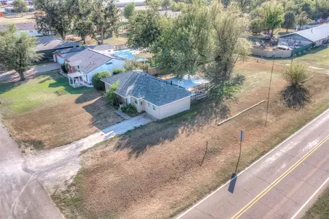 321 N Elm St, Crescent, OK 73028 photo 4