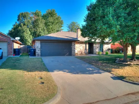 12417 SW 5th St, Yukon, OK 73099