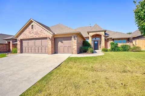 1013 Dayton Ln, Moore, OK 73160