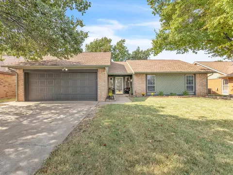 1213 Morrison Trl, Edmond, OK 73012