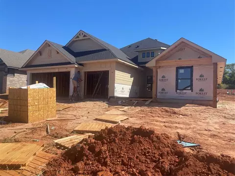 2428 Creekview Trl, Moore, OK 73160