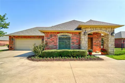 2216 Persimmon Dr, Oklahoma City, OK 73120