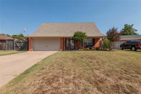 7308 N Norman Rd, Warr Acres, OK 73132