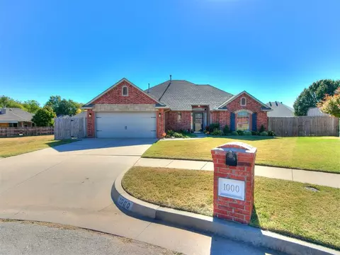 1000 SW 43rd St, Moore, OK 73160