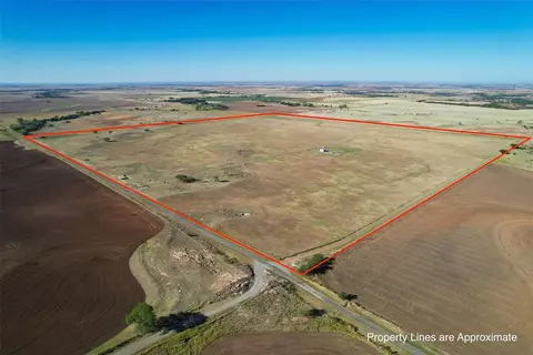 1040 Road Rd, Weatherford, OK 73096