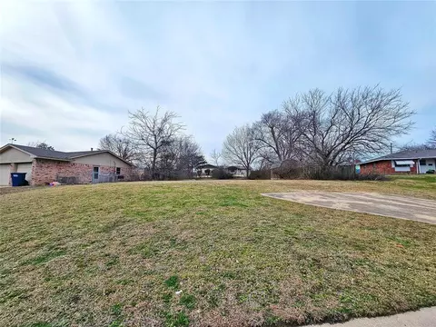 7 Navajo Cir, Shawnee, OK 74801