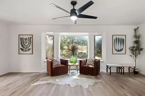 8017 Golden Oaks Rd, Oklahoma City, OK 73127