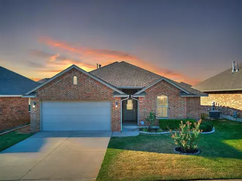 9416 NW 92nd St, Yukon, OK 73099