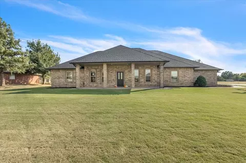 4252 Darril Rd, Edmond, OK 73025