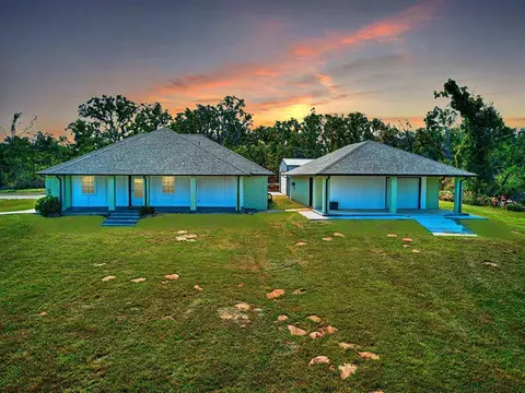 4 Burton Dr, Norman, OK 73026
