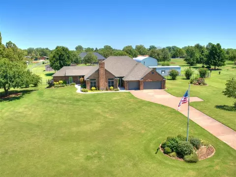 1328 S Ebeling Dr, Mustang, OK 73064