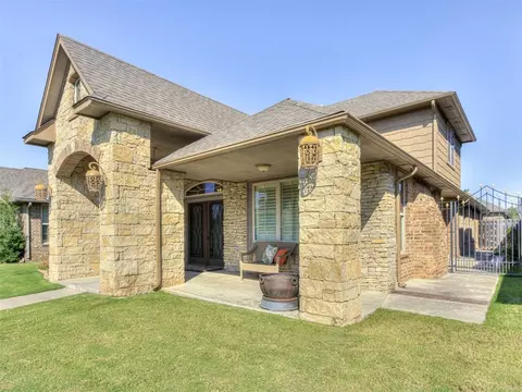 9254 Joan Dr, Midwest City, OK 73130