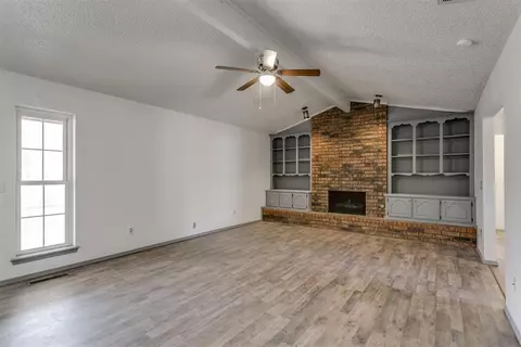 112 E Meade Dr, Yukon, OK 73099 photo 12