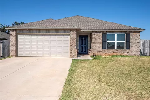 707 W Ava Dr, Mustang, OK 73064