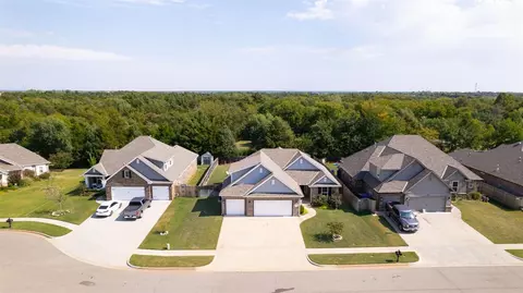 3215 Everton Ct, Norman, OK 73071