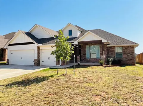 1624 NE 35th St, Moore, OK 73160