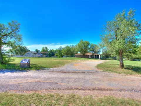12730 S S Pne, Edmond, OK 73034