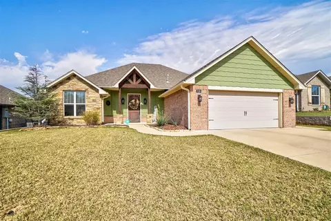 1128 Adeline Dr, Shawnee, OK 74804