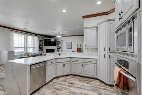 400 Daybreak Dr, Norman, OK 73071 photo 8