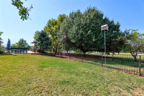 400 Daybreak Dr, Norman, OK 73071 photo 48