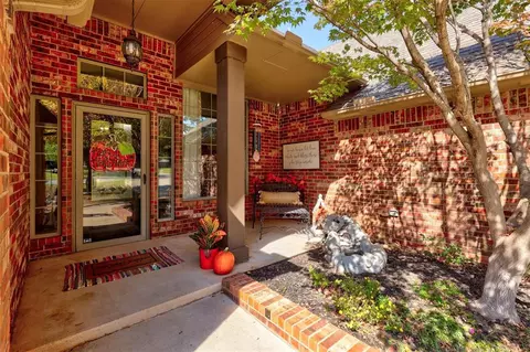400 Daybreak Dr, Norman, OK 73071 photo 2