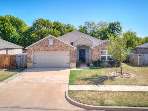 10612 SW 23rd Pl, Yukon, OK 73099