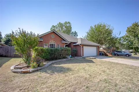 1900 Fox Hunt Ln, Edmond, OK 73003