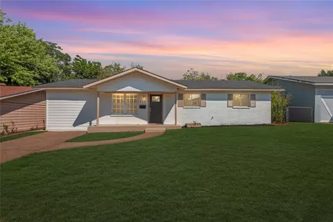929 Astoria Dr, Moore, OK 73160